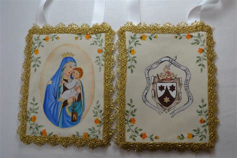 Immagine dello scapolare della Madonna del Carmine
