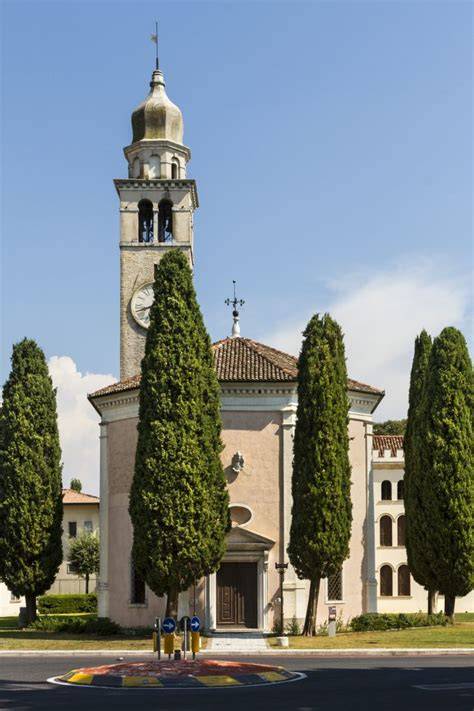 Esterno del Santuario Madonna delle Grazie a Cordovado