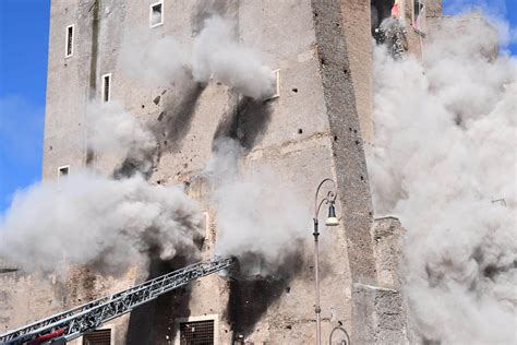 illustrazione della torre di Siloe che crolla o dell'eccidio dei Galilei