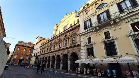 Piazza Santi Apostoli: vista generale con il nuovo parcheggio e spazi pedonali