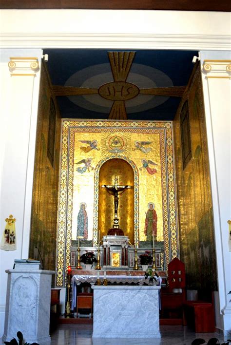 Altare principale del Santuario del Signore della città a Caltanissetta