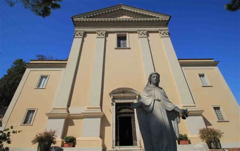 Facciata del Santuario della Madonna del Gaggio a Lazzeretto