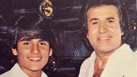 Foto d'archivio di Sal Da Vinci bambino con il padre Mario Da Vinci
