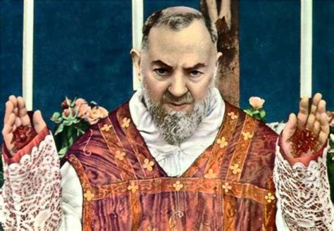 ritratto di Padre Pio da Pietrelcina con le stimmate