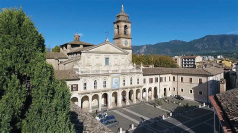 Foto della Cattedrale di Santa Maria Assunta a Terni durante l'ordinazione episcopale
