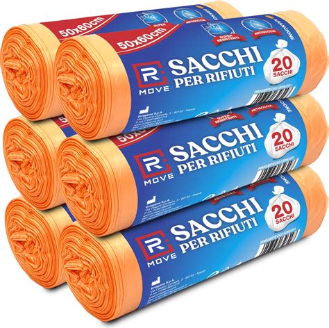 Foto di sacchi bianchi Iren per la raccolta di sfalci e ramaglie