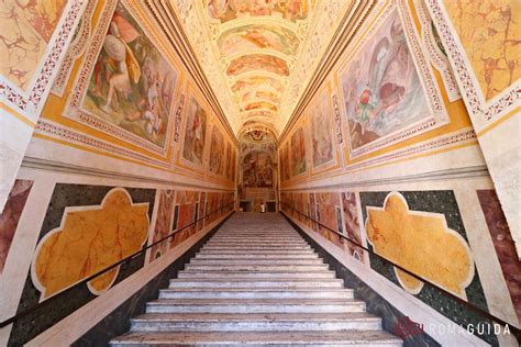 Veduta della Scala Santa e l'accesso al Sancta Sanctorum