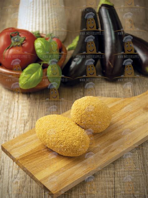 Composizione fotografica di vari fritti artigianali (montanarine, arancini, frittatine) della pizzeria