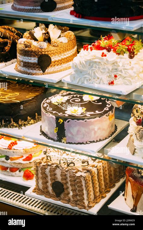Assortimento di dolci tradizionali maiorchini, inclusi robiols e coca de patata