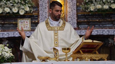 Foto di Don Matteo Balzano o della chiesa di San Vittore a Cannobio