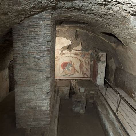 Interno di un mitreo antico