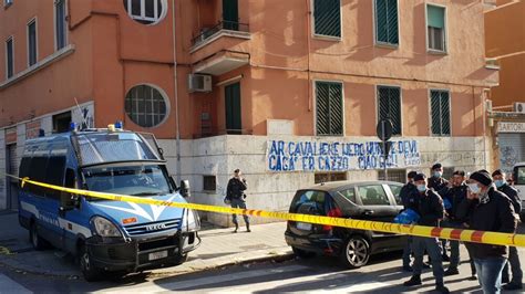 Foto della vecchia sede degli Irriducibili in Via Amulio prima dello sgombero