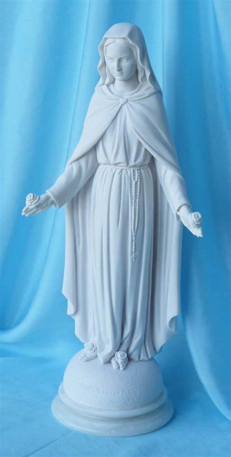Statua della Madonna delle Rose