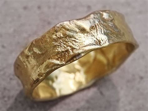 Anello nuziale romano antico o anello nuziale medievale