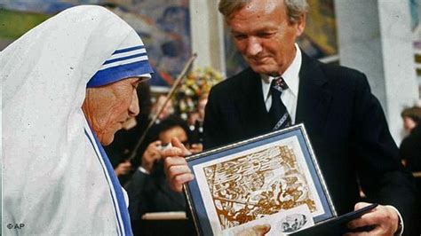Madre Teresa riceve il Premio Nobel per la Pace