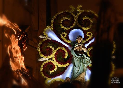 Processione notturna della Mmaculatedda a Calatafimi Segesta con fiaccole