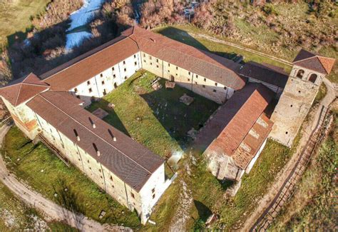 Ricostruzione grafica dell'Abbazia di San Salvatore con evidenziati i pilastri e gli archi