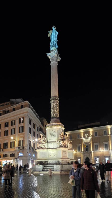 Monumento all'Immacolata Concezione in Piazza Mignanelli, Roma