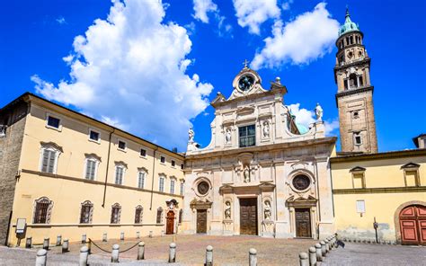 Veduta esterna della chiesa e del campanile del Complesso di San Giovanni Evangelista a Parma (1604/1607)