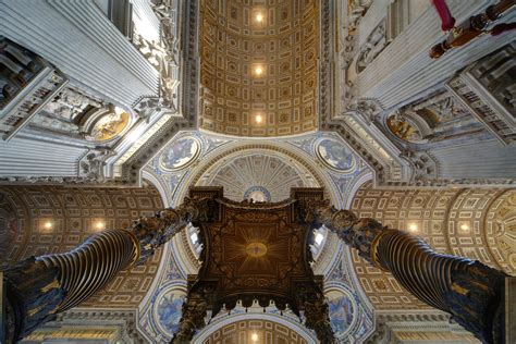 Disegno o foto dei piloni della cupola di San Pietro con le statue