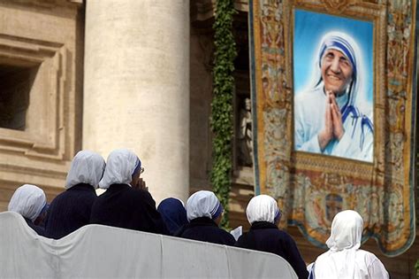Immagine della cerimonia di canonizzazione di Madre Teresa a Roma