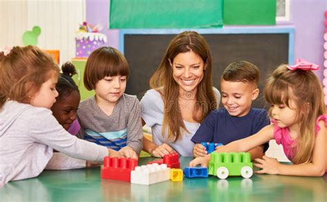 fotografia di un gruppo di educatori in un momento di formazione e condivisione