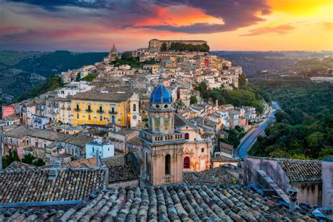 Foto panoramica della città di Ragusa, Italia
