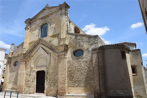 Architettura esterna della Chiesa Parrocchiale San Pio X a Matera