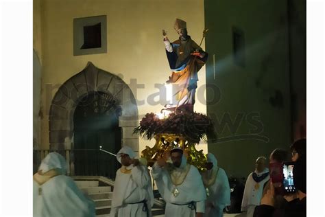 Foto di una celebrazione eucaristica nella Basilica di San Domenico