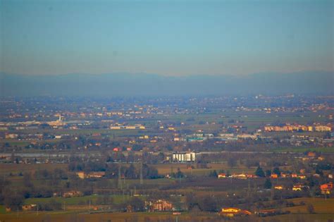 Veduta panoramica della pianura bolognese dall'Eremo di Tizzano