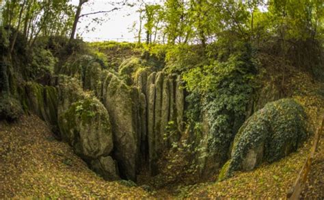 Mappa del Parco dei Gessi Bolognesi con indicazione delle formazioni geologiche e dei sentieri
