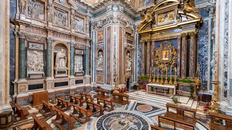 Interno della Cappella Paolina con l'altare