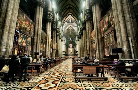 Interno del Duomo di Milano, illustrazione