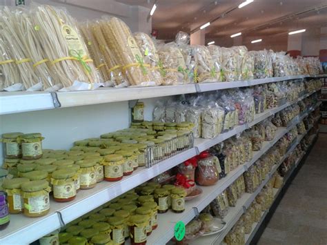 Foto esterna del Supermercato CM a Santa Maria di Leuca