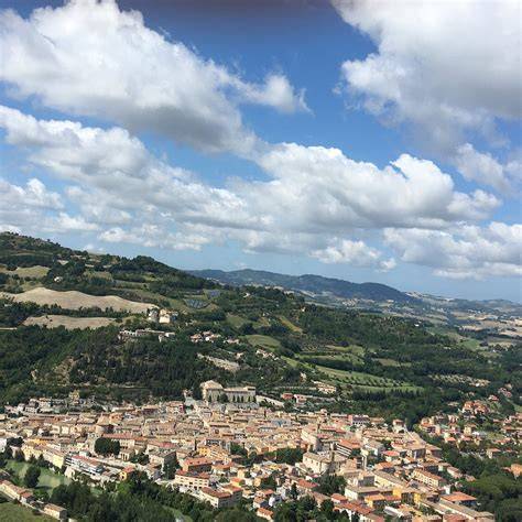 Panorama di Fossombrone dal Colle dei Cappuccini con il convento
