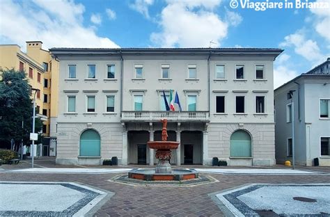 Piazza principale di Seregno con Palazzo Landriani Caponaghi