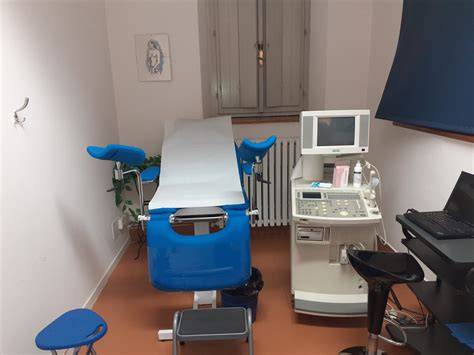 Foto di un ambulatorio ginecologico moderno e accogliente