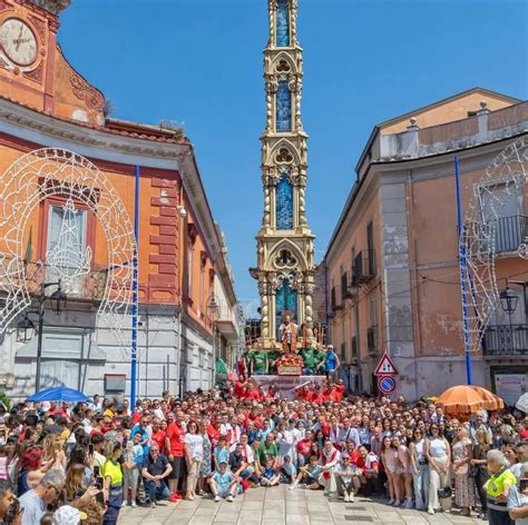 Foto della Festa del Giglio di Recale con la guglia trasportata