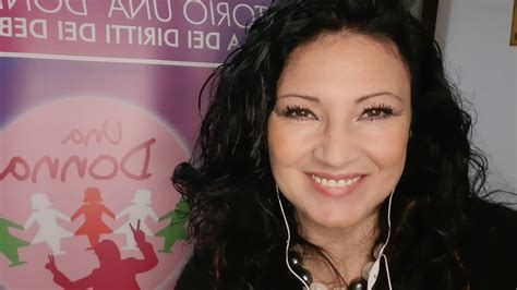 Maricetta Tirrito su un palco durante un evento pubblico