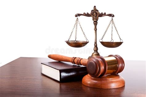 Immagine simbolica di bilancia della giustizia o tribunale