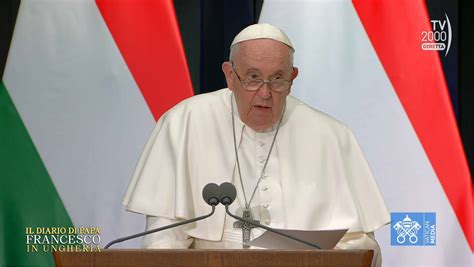 Papa Francesco mentre tiene un discorso alle Autorità, alla Società civile e al Corpo Diplomatico nel Palazzo Ponta Vermelha a Maputo