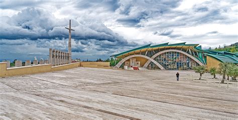 Veduta aerea del nuovo Santuario di Padre Pio a San Giovanni Rotondo, progettato da Renzo Piano