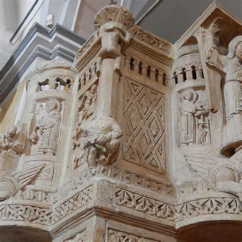 ambone romanico di Nicodemo nella chiesa di Santo Stefano a Cugnoli