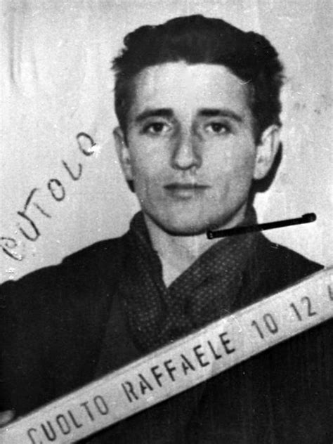 Raffaele Cutolo in tribunale in una foto d'archivio del 1986 (Ansa)