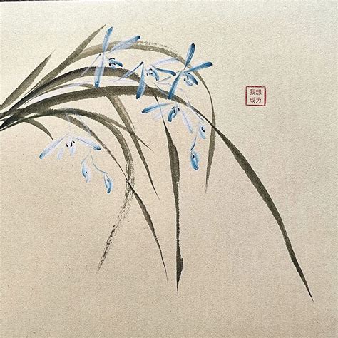 Primo piano di una consulente sorridente che interagisce con un cliente