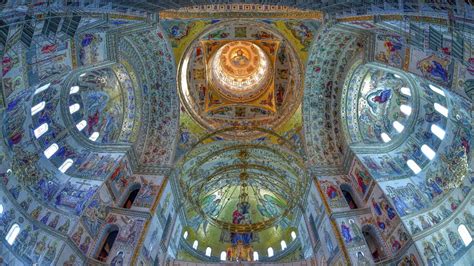 Interno con affreschi della Cattedrale Ortodossa di Trimartiri a Chania