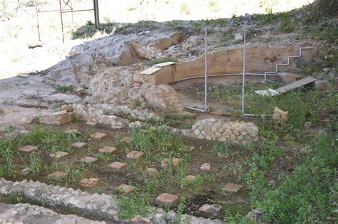 Resti di una villa romana sul Monte Massico