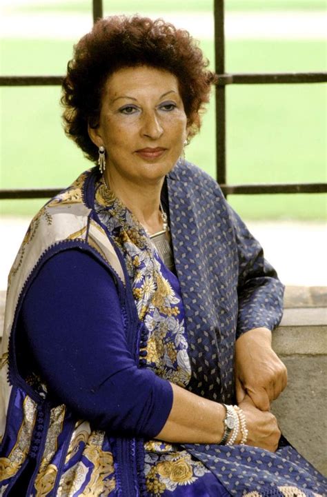 Ritratto di Fatema Mernissi durante una conferenza