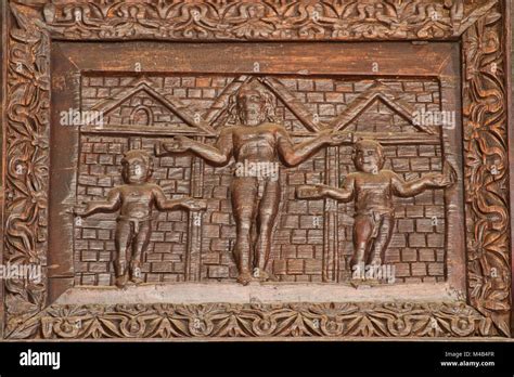 Raffigurazione della Crocifissione sulla Porta lignea di Santa Sabina