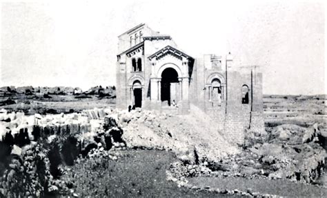 Foto storica del Santuario in fase di costruzione o ricostruzione dopo l'incendio